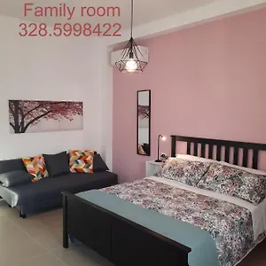family-room.sicilyhotelsitaly.net/